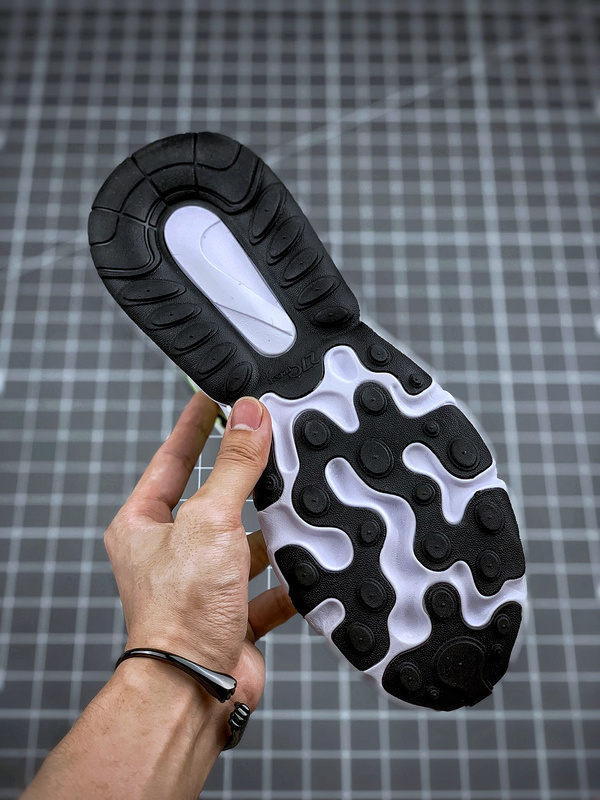 Wmns Nike Air Max 270 React 