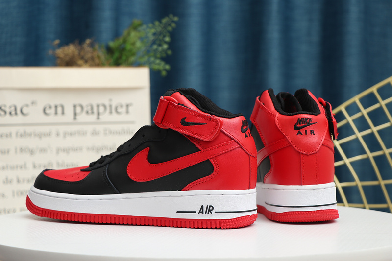 how do nike air forces run