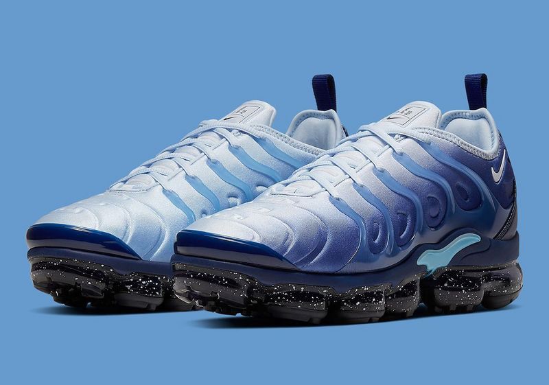 vapormax white ice blue
