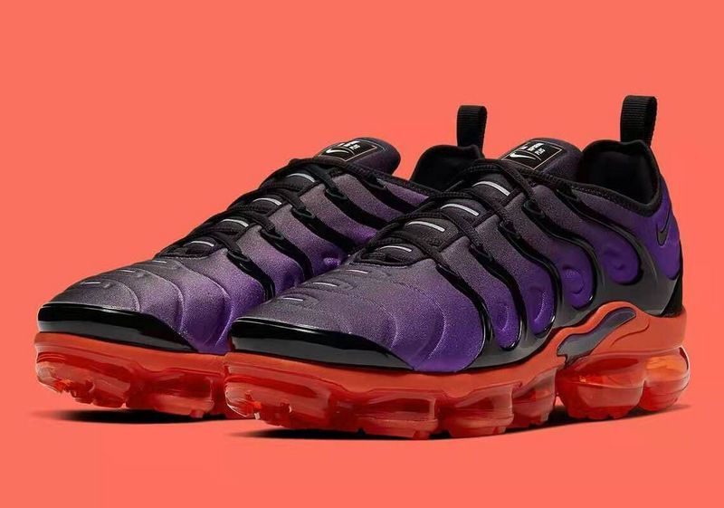 black & purple air vapormax run utility sneakers