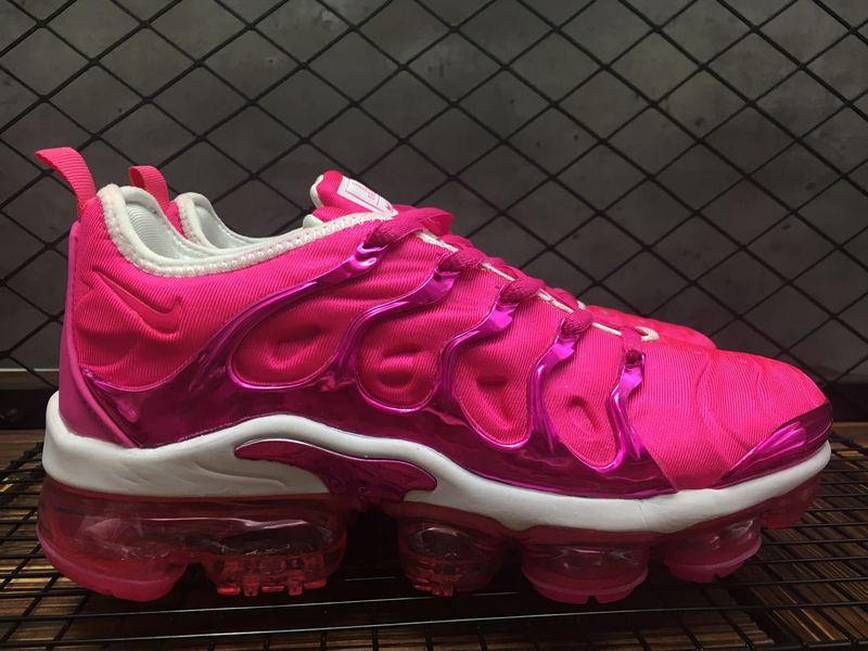 nike air max plus hyper pink